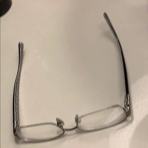 Meet your Posher, Claudia